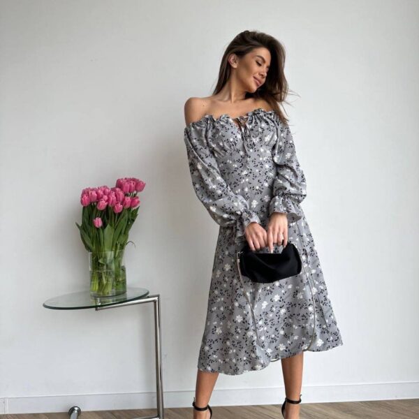 Suknelė "Gray on the shoulders"