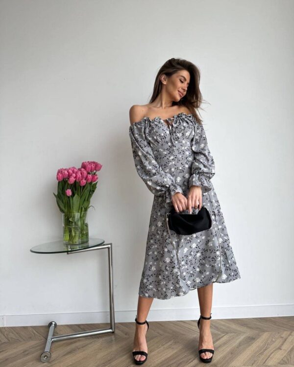 Suknelė "Gray on the shoulders"