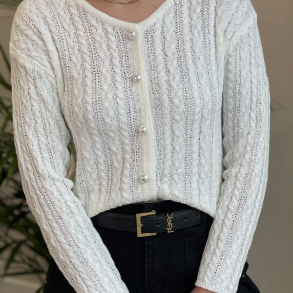 Nertas megztinis su sagomis