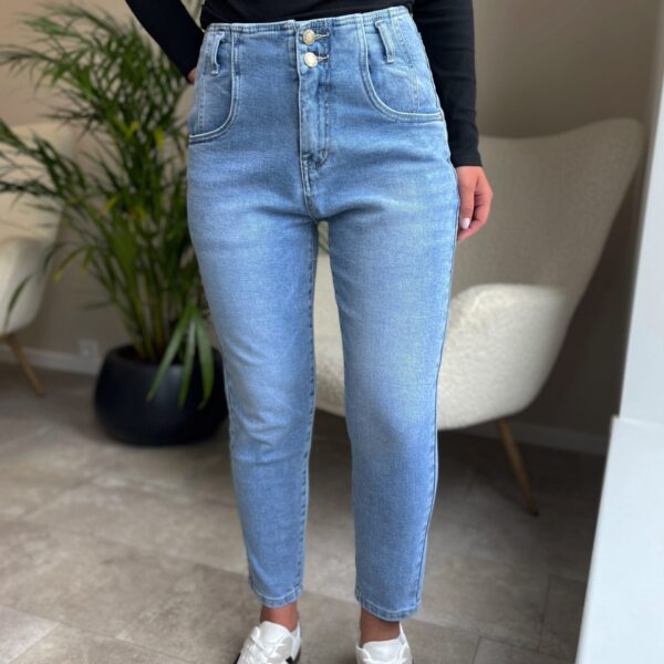 Šviesūs džinsai “short denim”