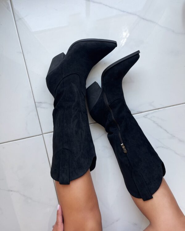 Kaubojiški juodi ilgaauliai