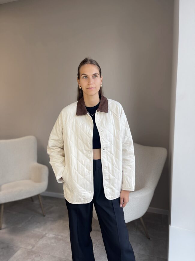 Dygsniuota striukė “Beige”