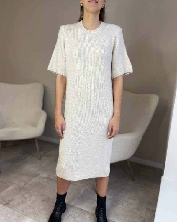 Universalaus dydžio kreminė suknelė