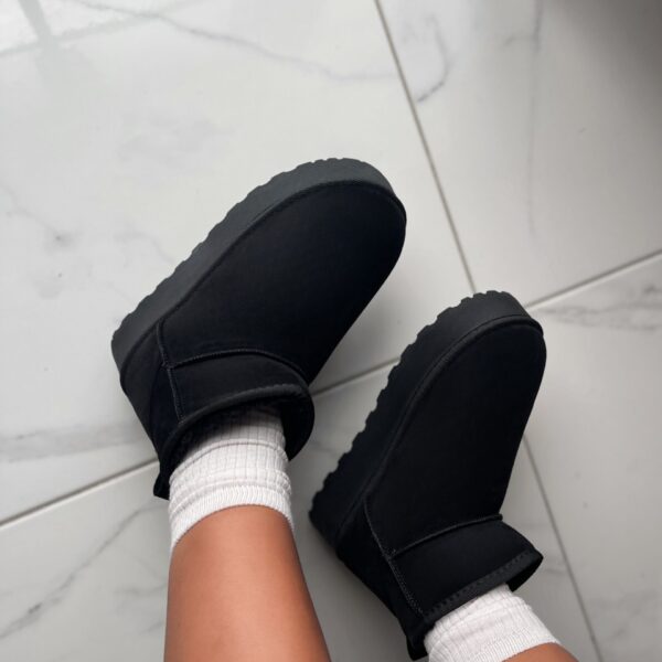 UGG stiliaus juodi aulinukai su platforma