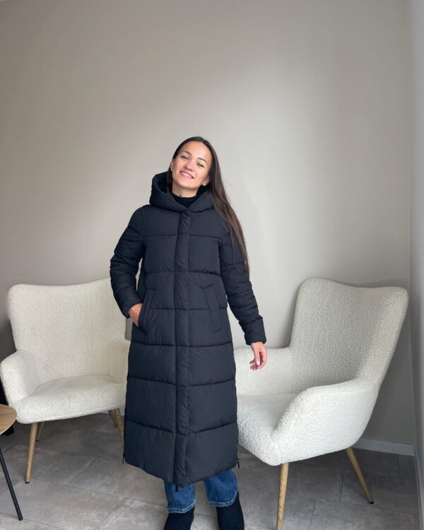 Šilta ilga striukė