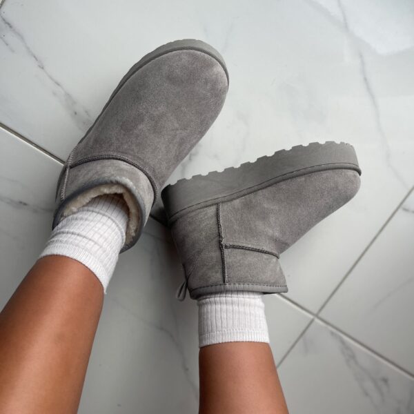 UGG stiliaus pilki aulinukai su platforma