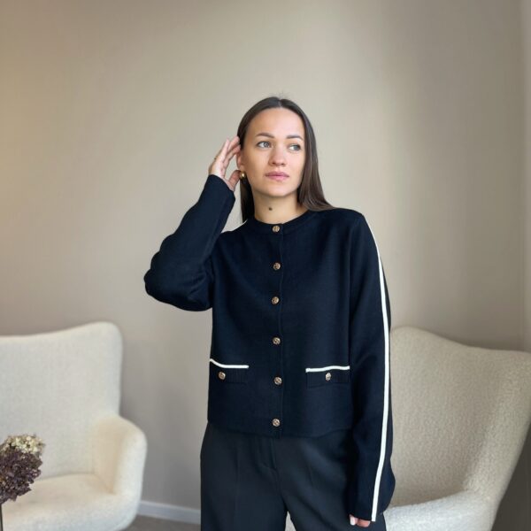 Megztinis “Black lio”