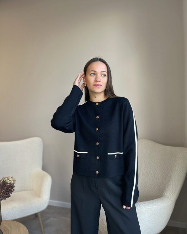 Megztinis “Black lio”