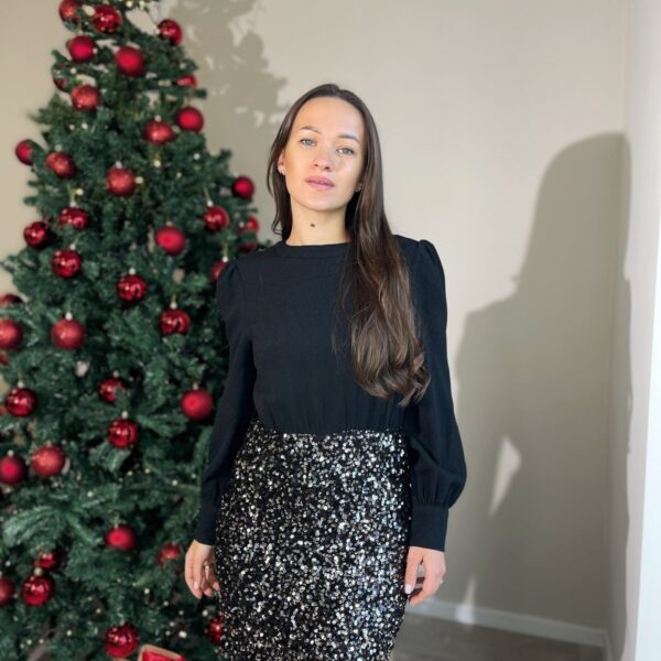 Juoda suknelė “Shine detail”