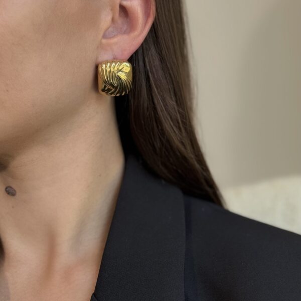 Kvadrato formos masyvūs auskarai “Gold”