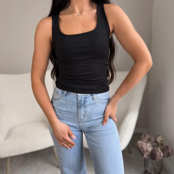 Juoda aptemta palaidinė “Rojal”