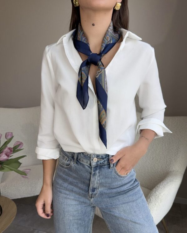 Moteriška mėlyna skara DARK LIO