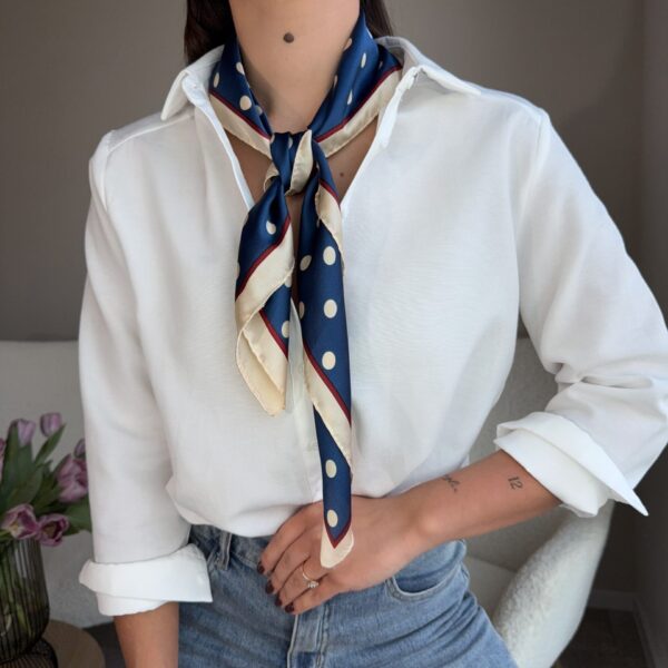 Moteriška taškuota skara BLUE