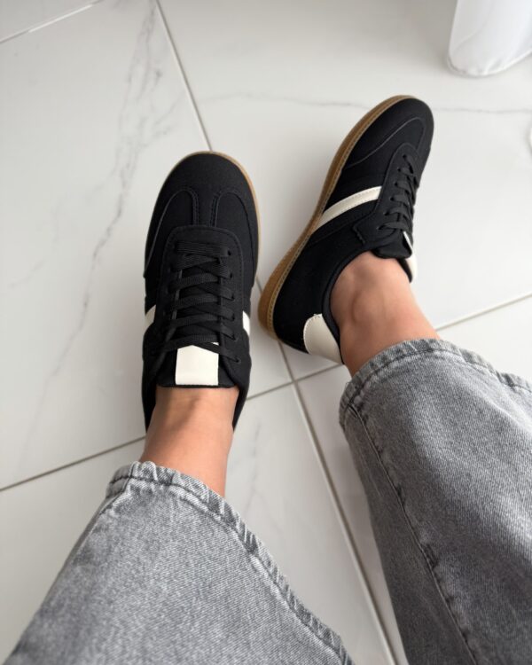 Juodi laisvalaikio batai