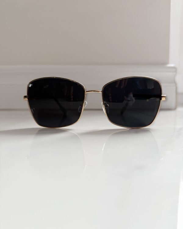 Saulės akiniai juodi metaliniu rėmu 100% UV