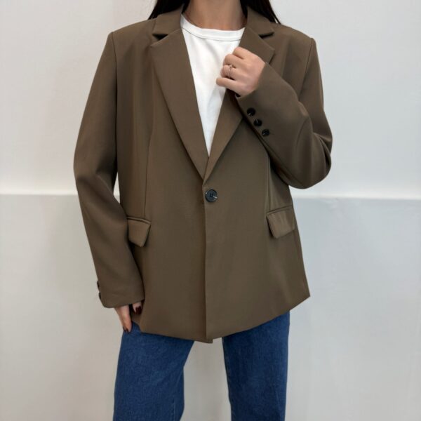 Oversize stiliaus rudas švarkas