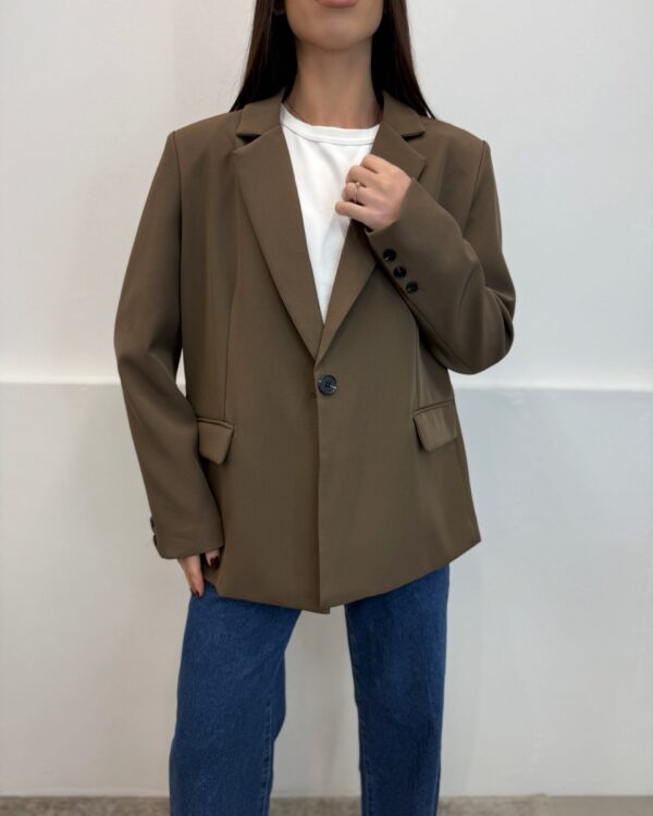 Oversize stiliaus rudas švarkas