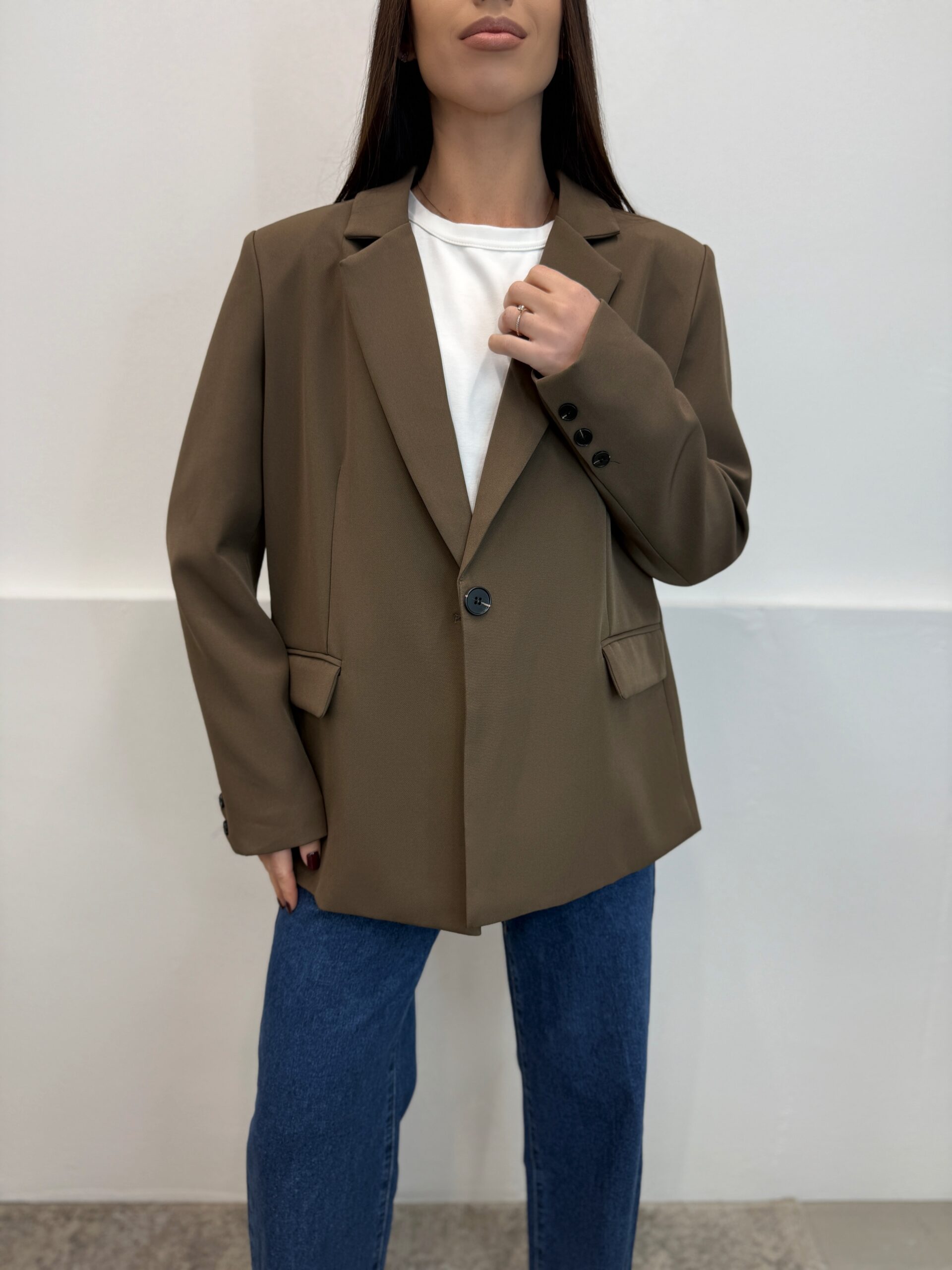 Oversize stiliaus rudas švarkas