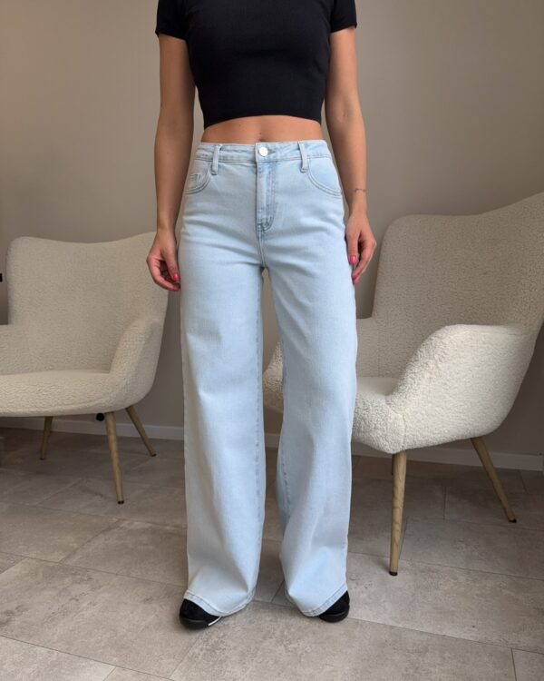 Šviesiai mėlyni platūs džinsai “WIDE LEG”