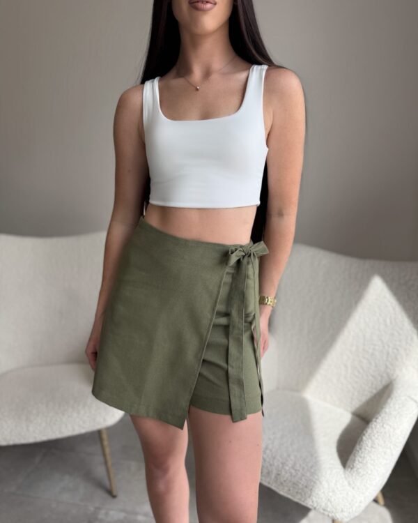 Šortai su linu Chaki