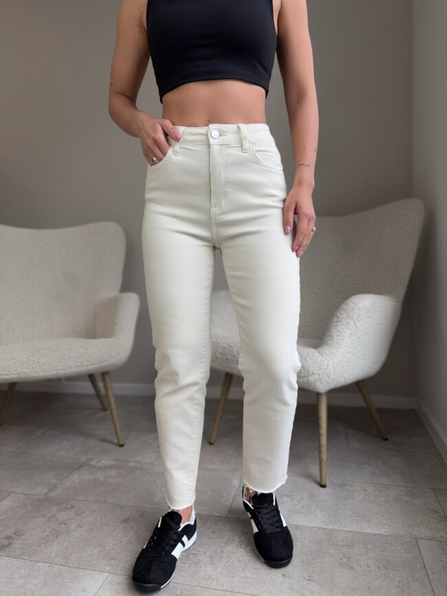 Beige spalvos džinsai Mom fit
