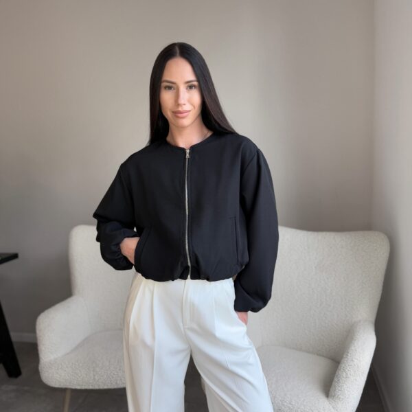 Bomber stiliaus švarkelis su užtrauktuku Juodas