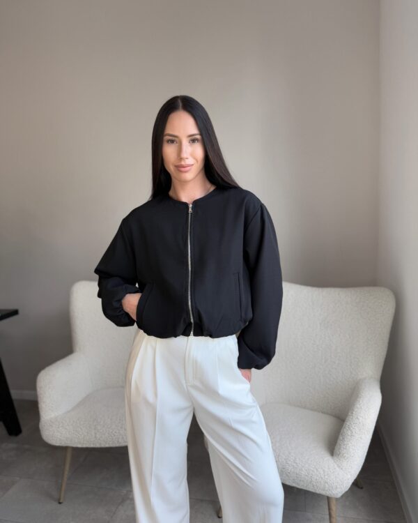 Bomber stiliaus švarkelis su užtrauktuku Juodas