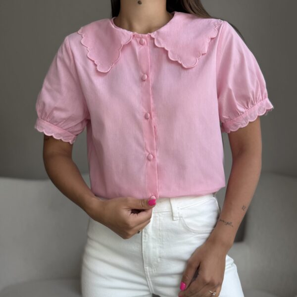 Rožinė palaidinė su apykakle