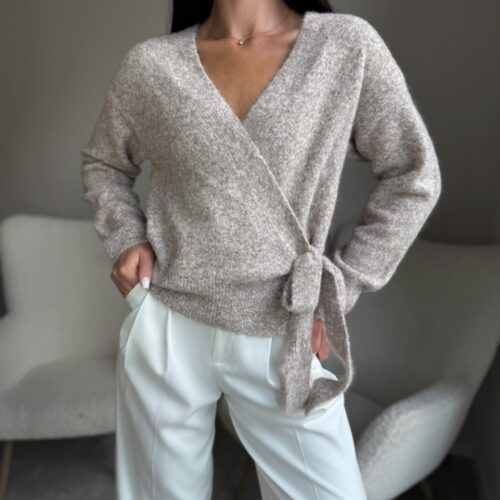 Surišamas, ypatingai švelnus megztinis Beige