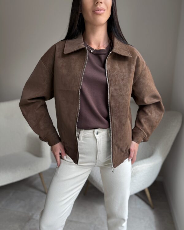 Moteriškas zomšinis švarkelis su užtrauktuku