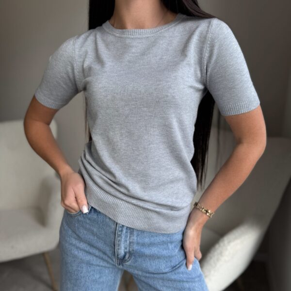 Pilkas megztinis Basic