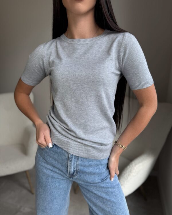 Pilkas megztinis Basic