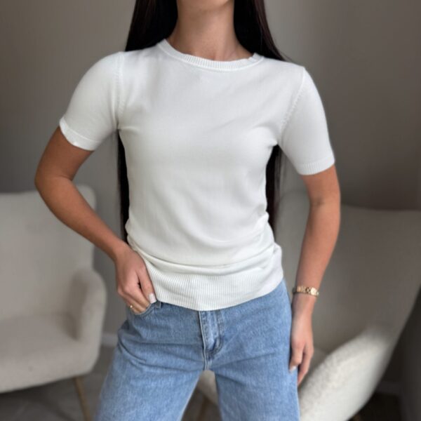 Baltas megztinis Basic