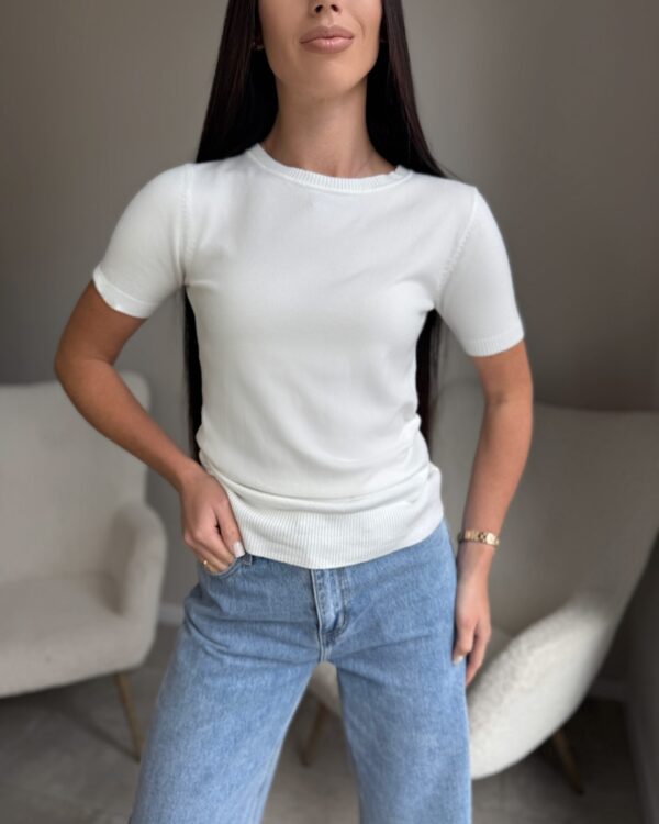 Baltas megztinis Basic