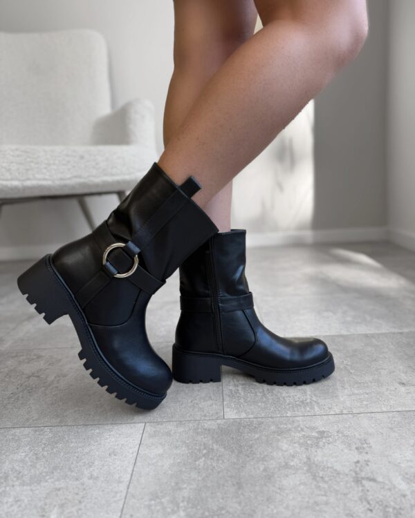 Klasikiniai aulinukai batai su sagtimi