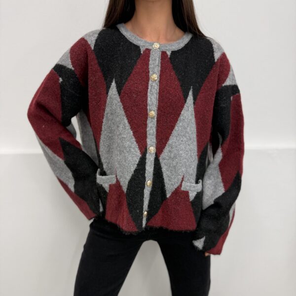 Universalaus dydžio megztinis su rombais Burgundy