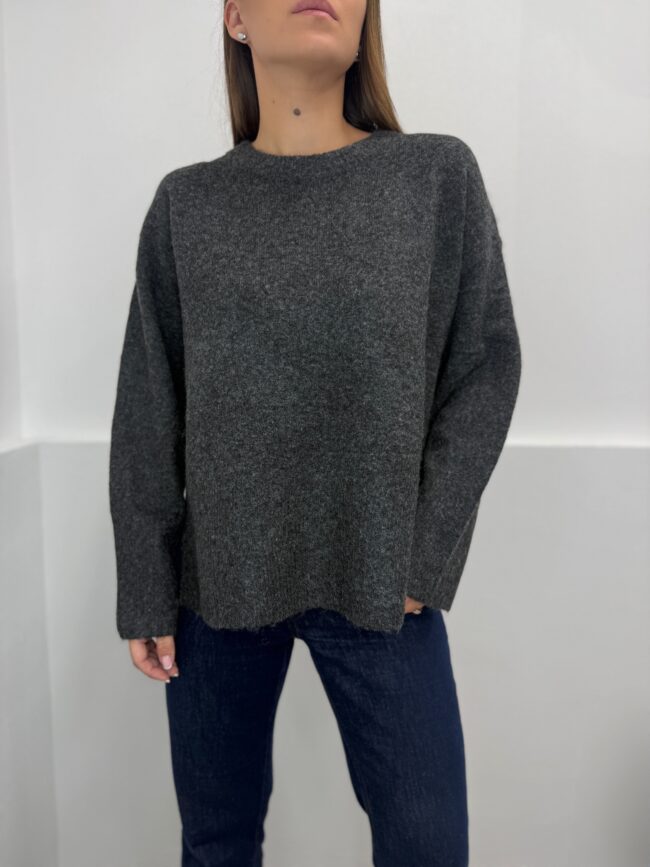Labai švelnus megztinis LOLA Gris