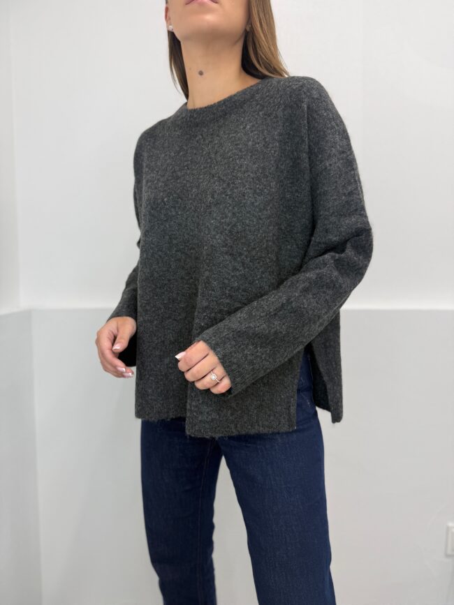 Labai švelnus megztinis LOLA Gris - Image 2