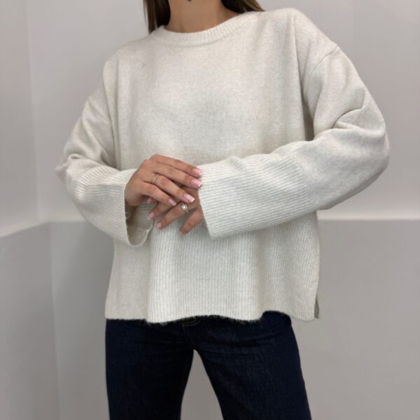 Labai švelnus megztinis LOLA Beige