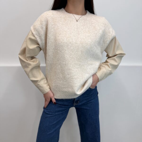 Beige megztinis su marškinių imitacija