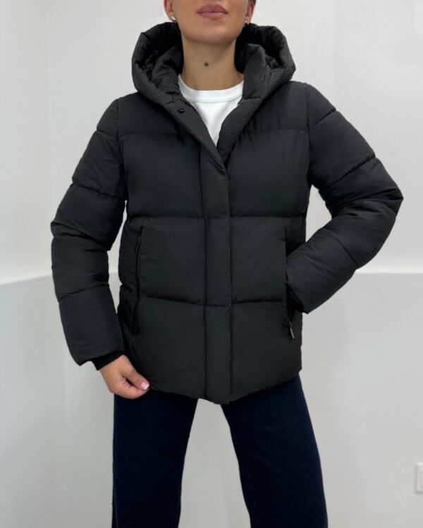 Šilta trumpa striukė