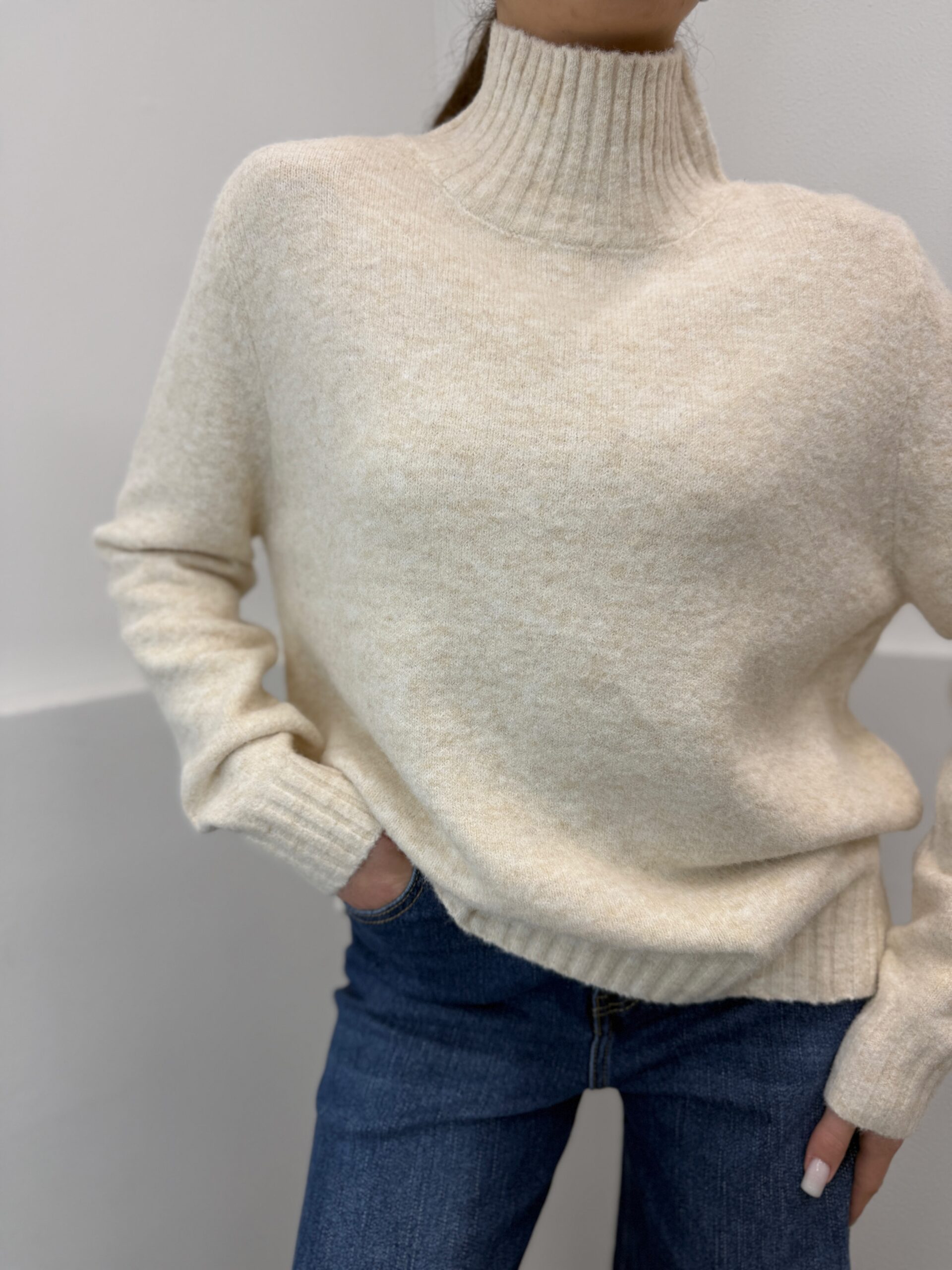 Megztinis su kaklu Uni Beige - Image 2