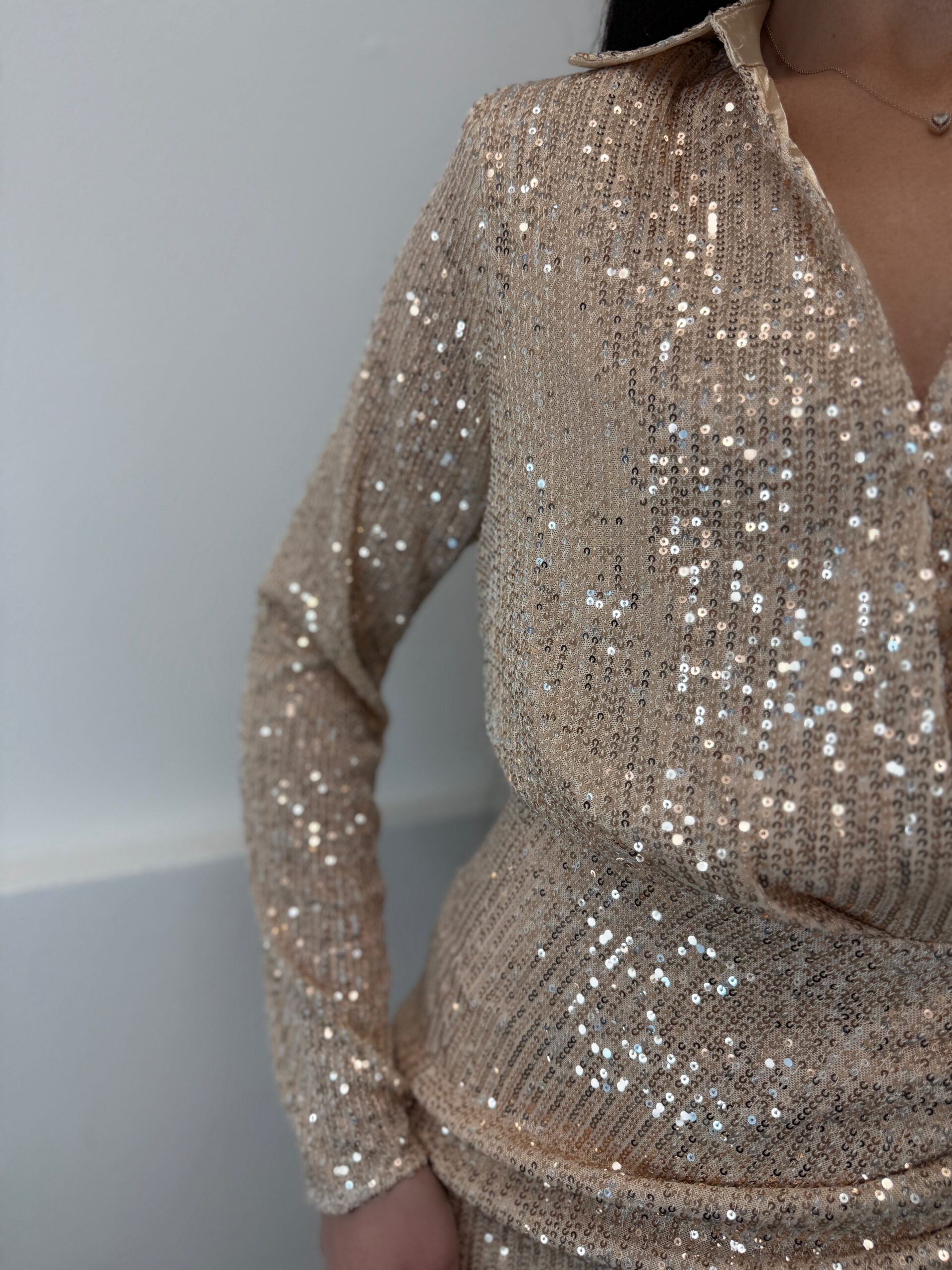 Žėrinti suknelė Gold - Image 2