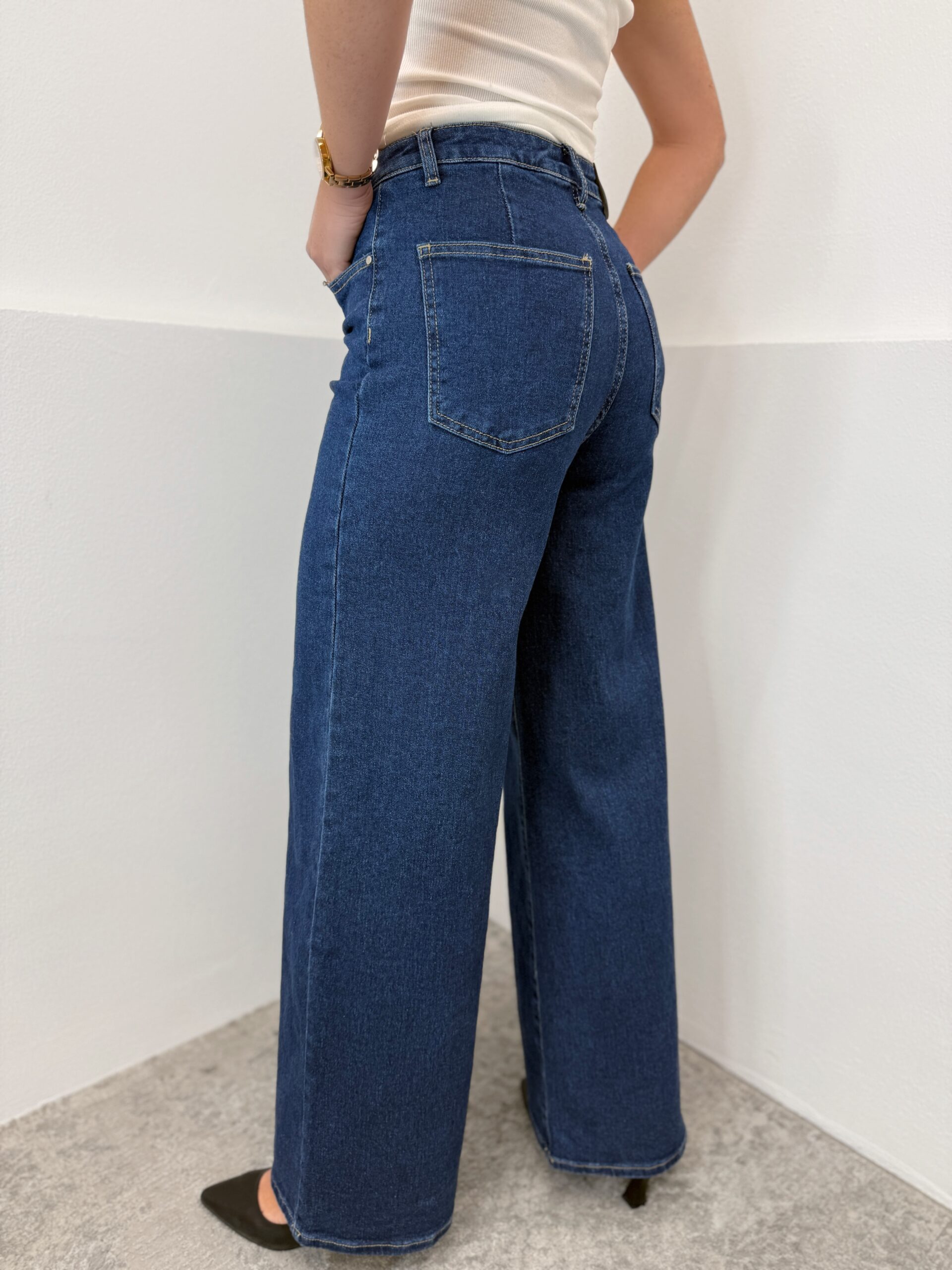 Mėlyni tamprūs džinsai aukštesnėms moterims - Image 2