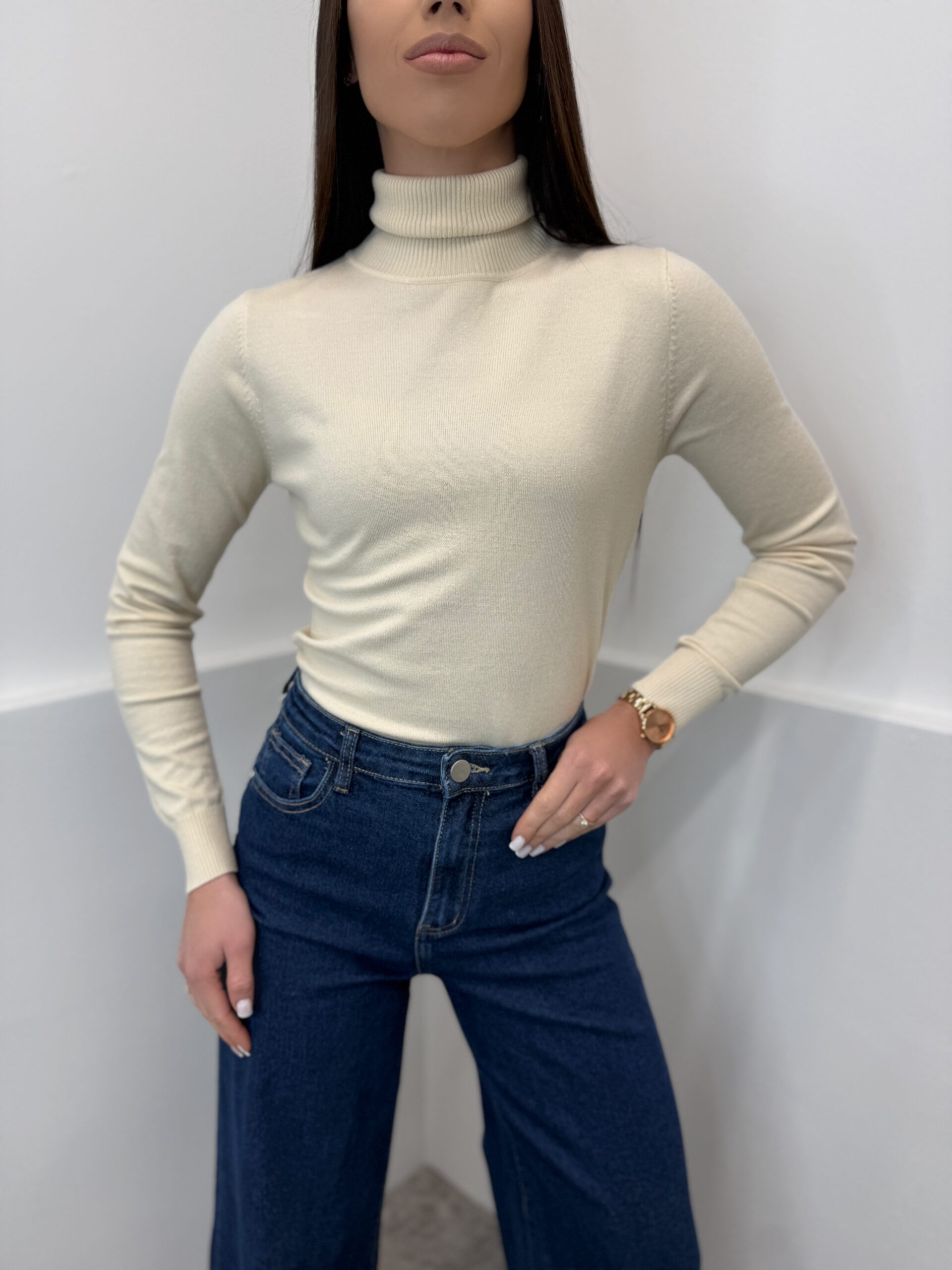 Golfa ilgomis rankovemis Beige