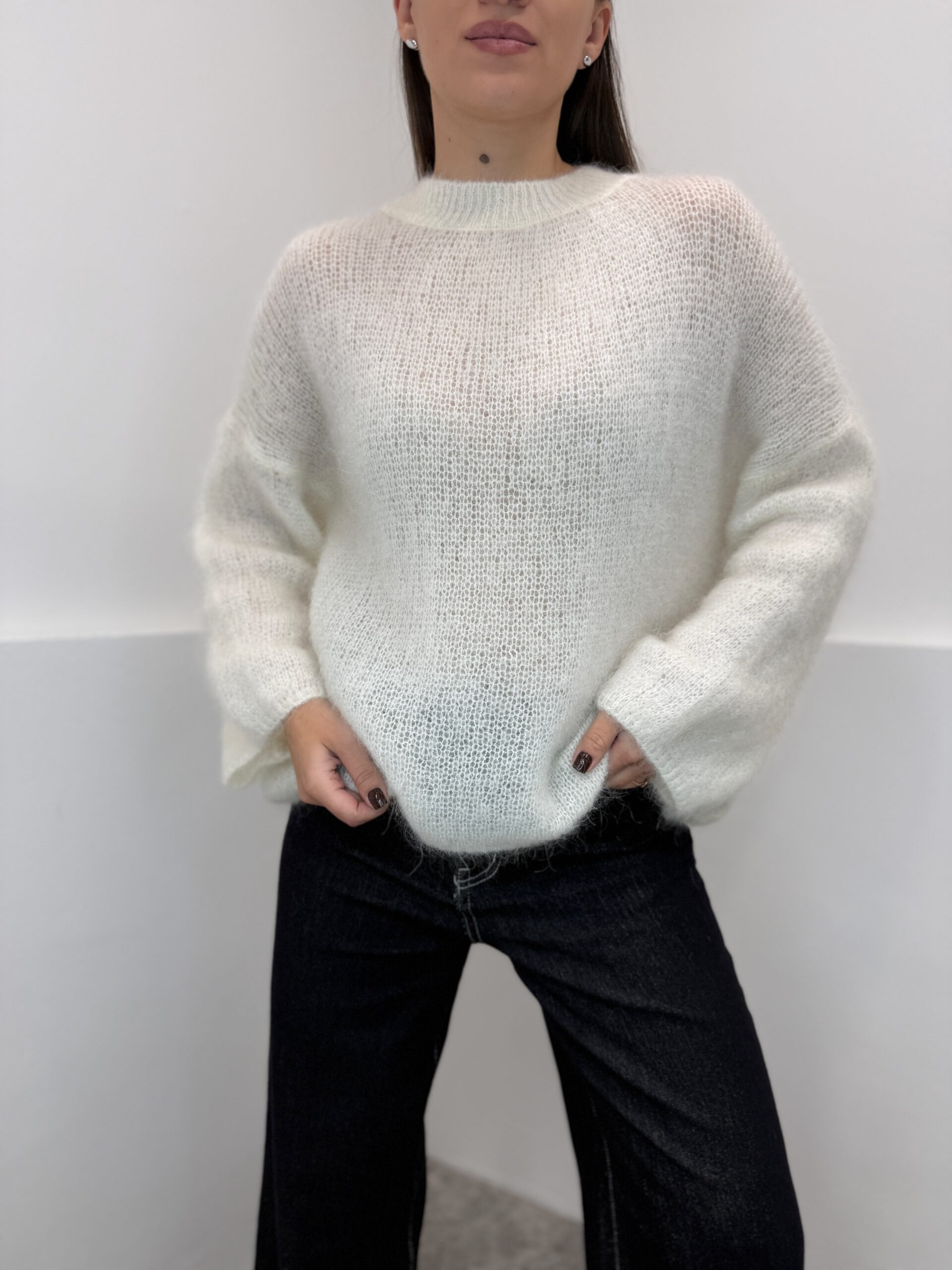 Baltos spalvos megztinis 80% Kid Mohair