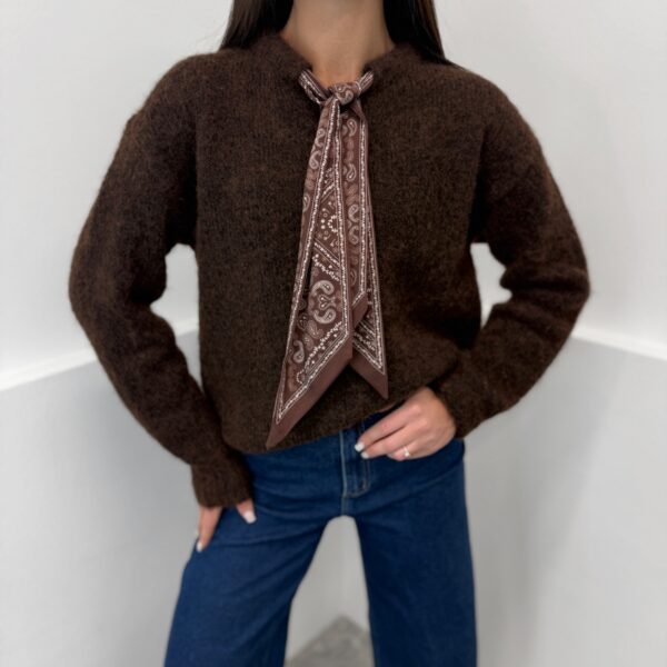 Megztinis su skarele Rudas