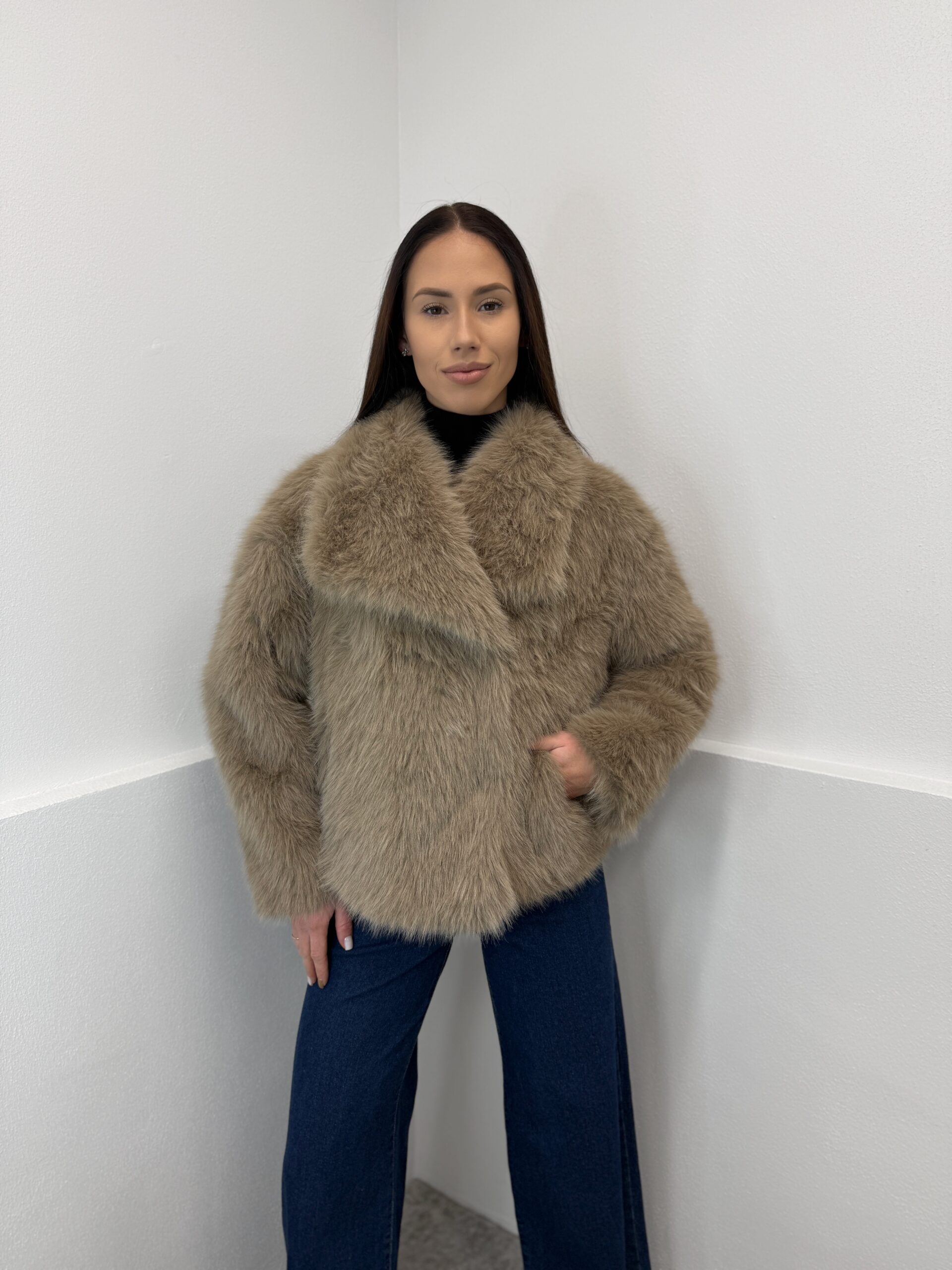 Beige spalvos kailiniai - Image 2