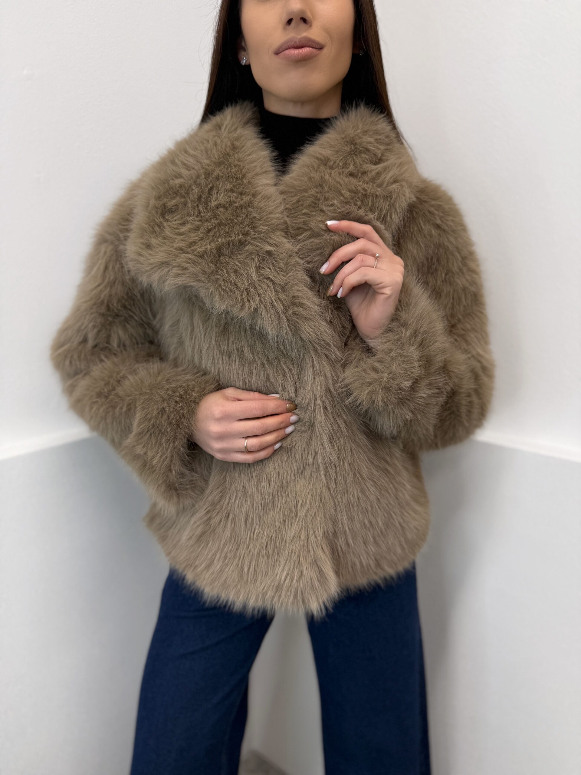 Beige spalvos kailiniai - Image 3