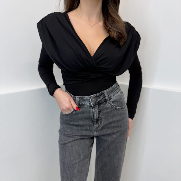 Juoda palaidinė IVI